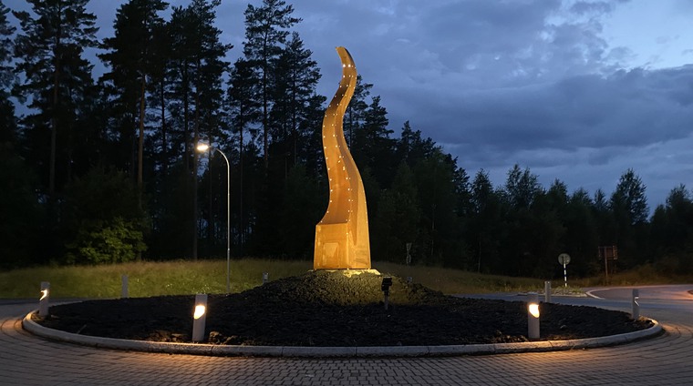 Skulpturen Kraftgrodd i Tunstarondellen i Insjön.